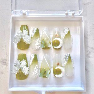 Hand-made fresh green/white with butterfly press on nails|wedding nails|with glu